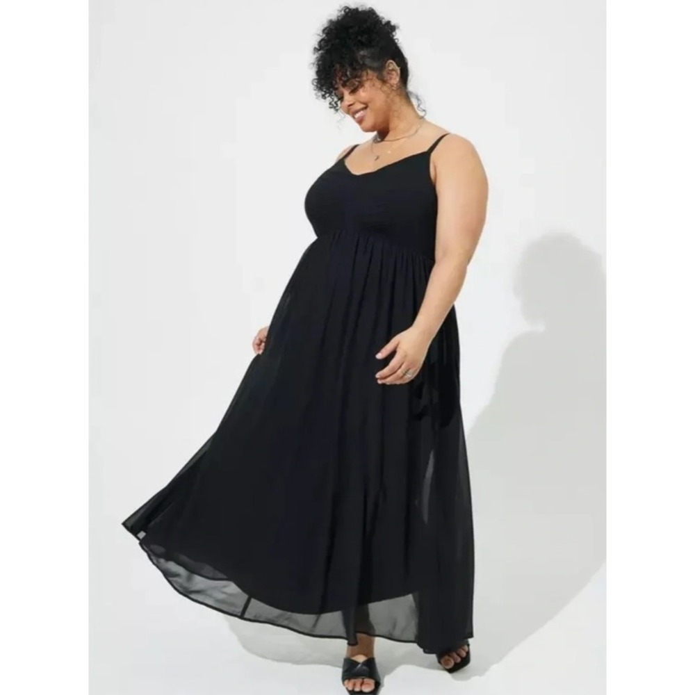 Torrid Maxi Dress Women 2 Black Pleated Chiffon Empire Waist Quiet Luxury Formal